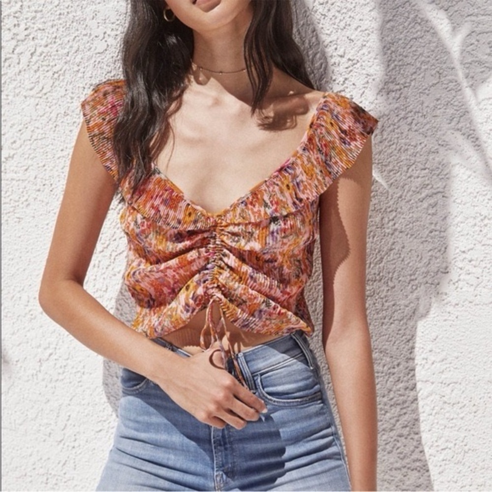 Astr Floral Ruched V-Neck Crop Top in Orange and Pink